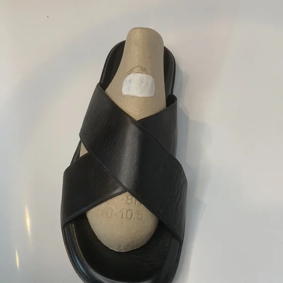 Bally, black leather cross strap sandals. - Picture 6 of 6